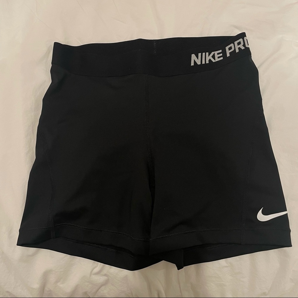 NWOT NIKE PRO SPANDEX SHORTS